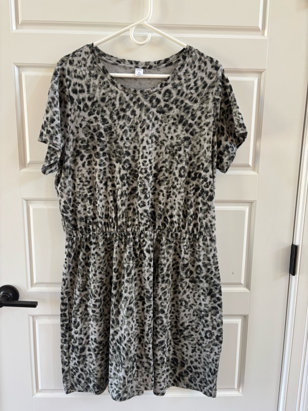 Old Navy Leopard Print Dress XL | Gray Animal Print Short Sleeve Cinched Waist